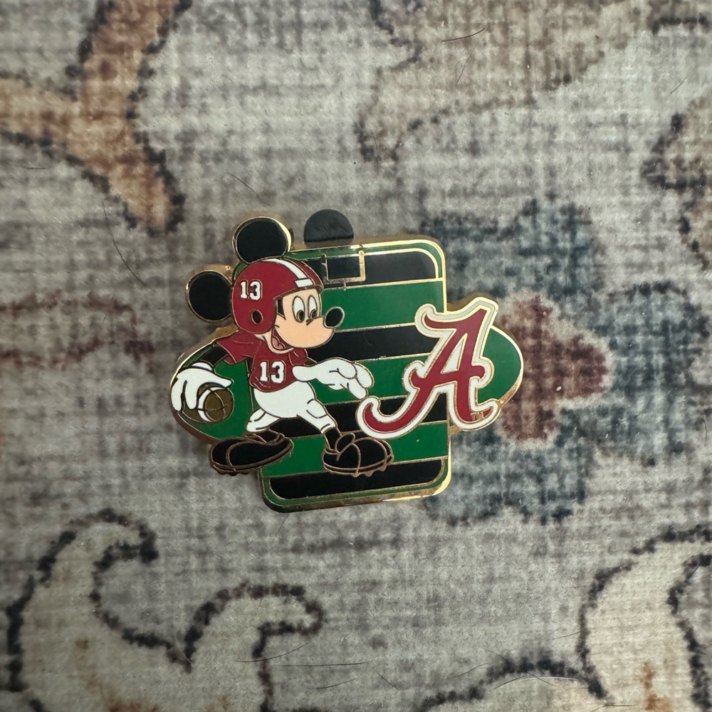 Disney Alabama Football Roll Tide Mickey Mouse Pin